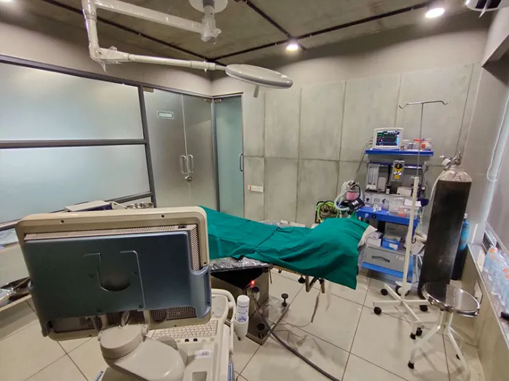 Gujarat best non-surgical treatment center
