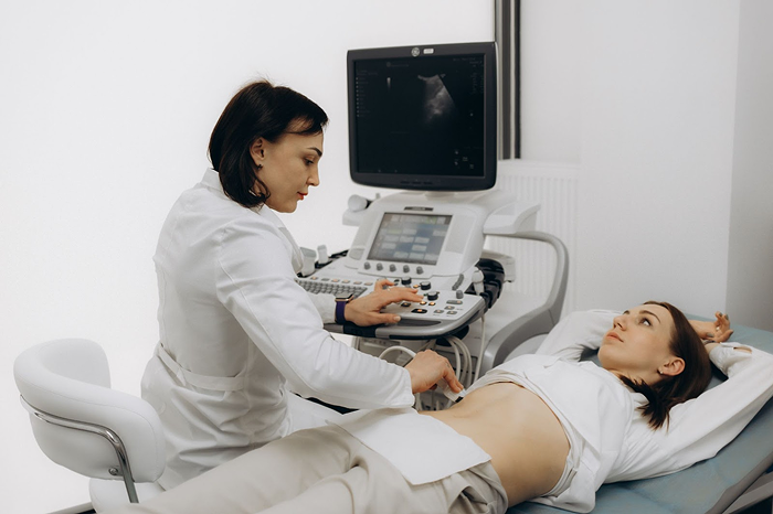 https://cdn.prod.website-files.com/65ee904fcafa8822ef5c61df/67bef8b060f077ebbf896bc7_doctor-ultrasound-pregnant-patient.png