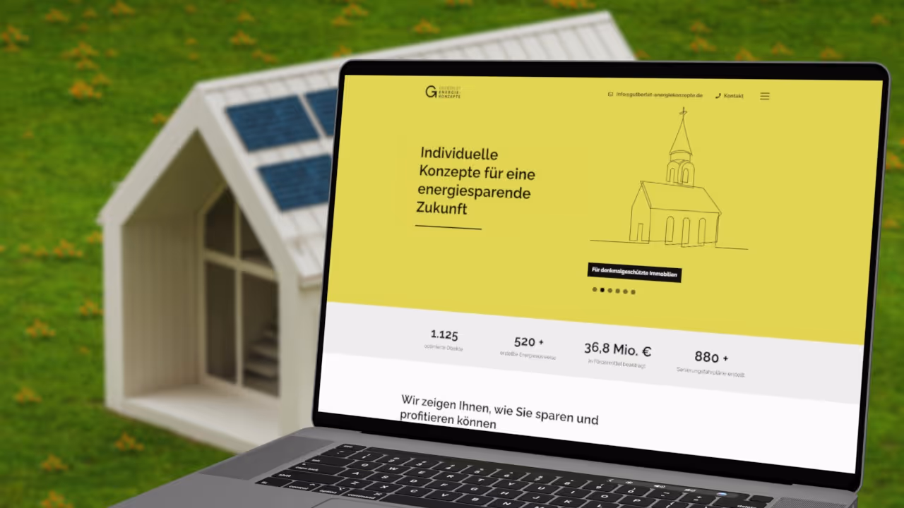 Thumbnail für Portfolioprojekt von Gutberlet Energiekonzepte: Ein Laptop zeigt die neue Startseite. Im Hintergrund unscharf ein stilisiertes Energiehaus.
