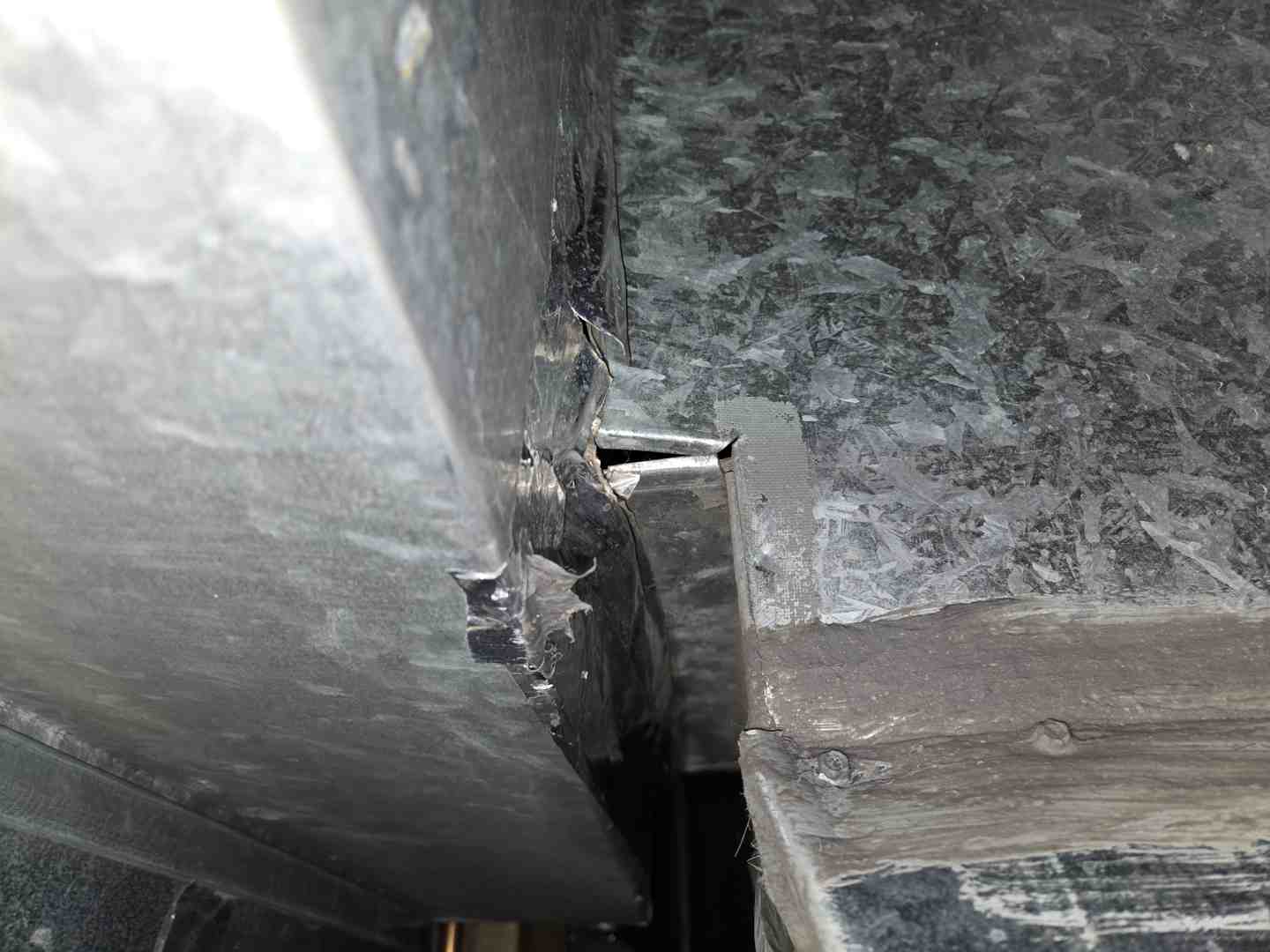 La Guía Definitiva para el Reemplazo de Conductos: Desde Hacerlo Tú Mismo hasta Hacerlo Bien