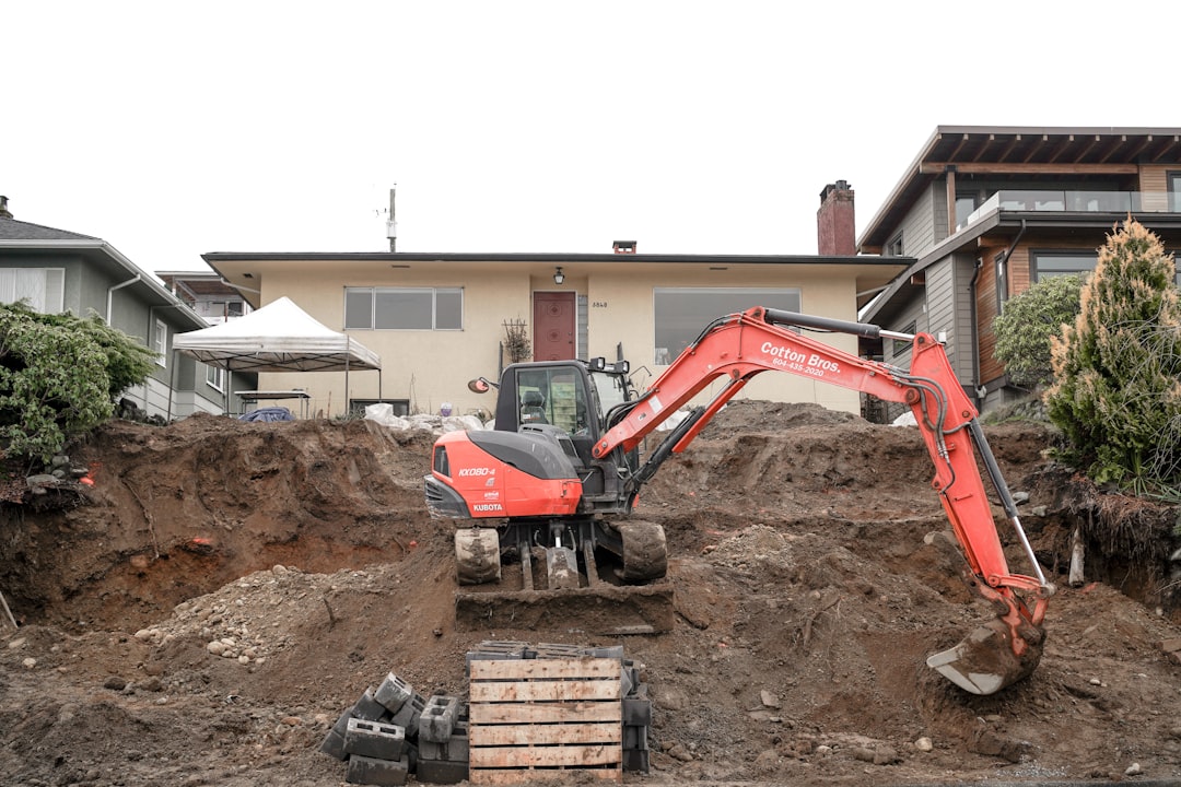 Traditional excavation vs trenchless sewer repair yard damage comparison Traditional excavation vs trenchless sewer repair yard damage comparison