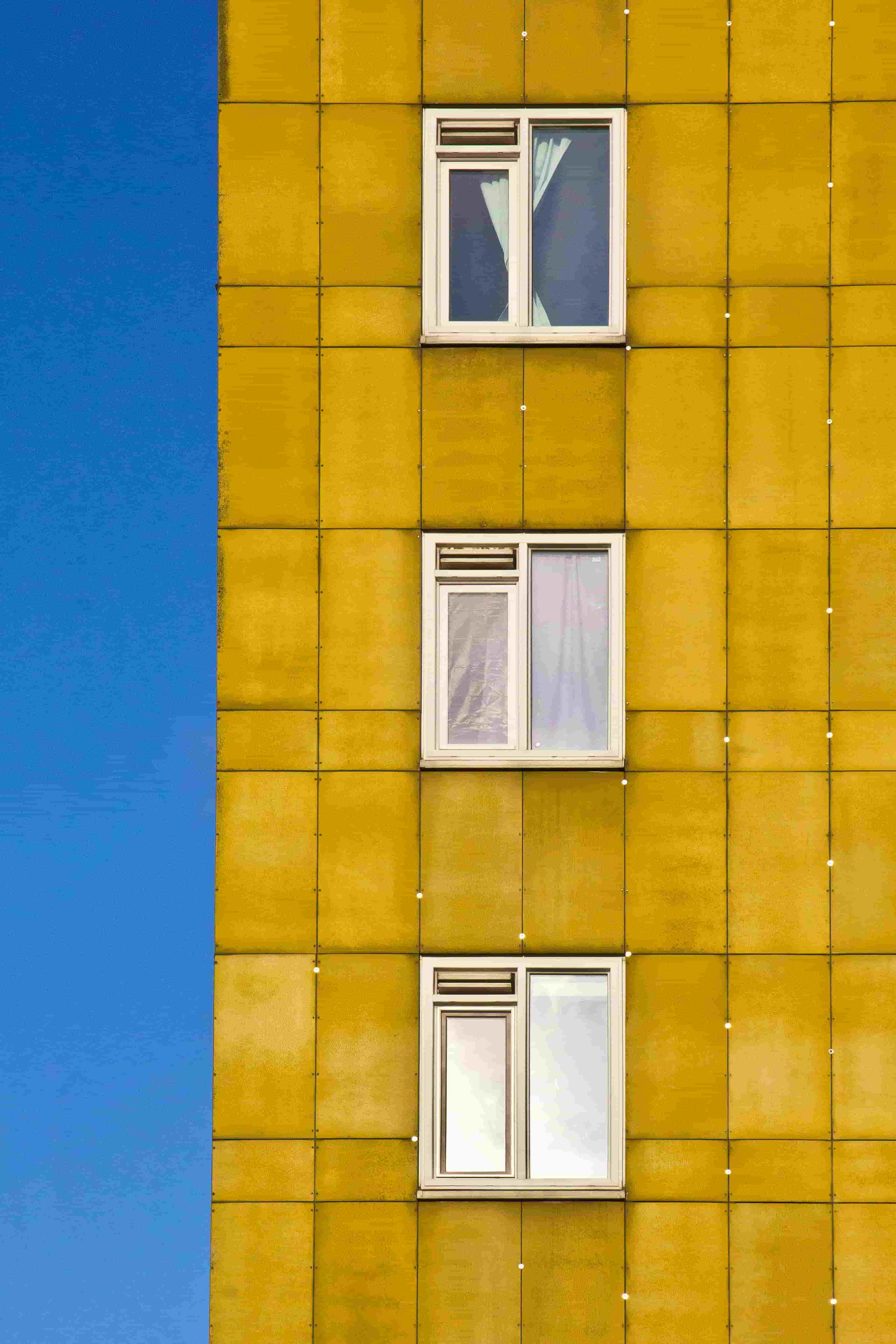 Water.Day_yellow modern house in Enschede Netherlands