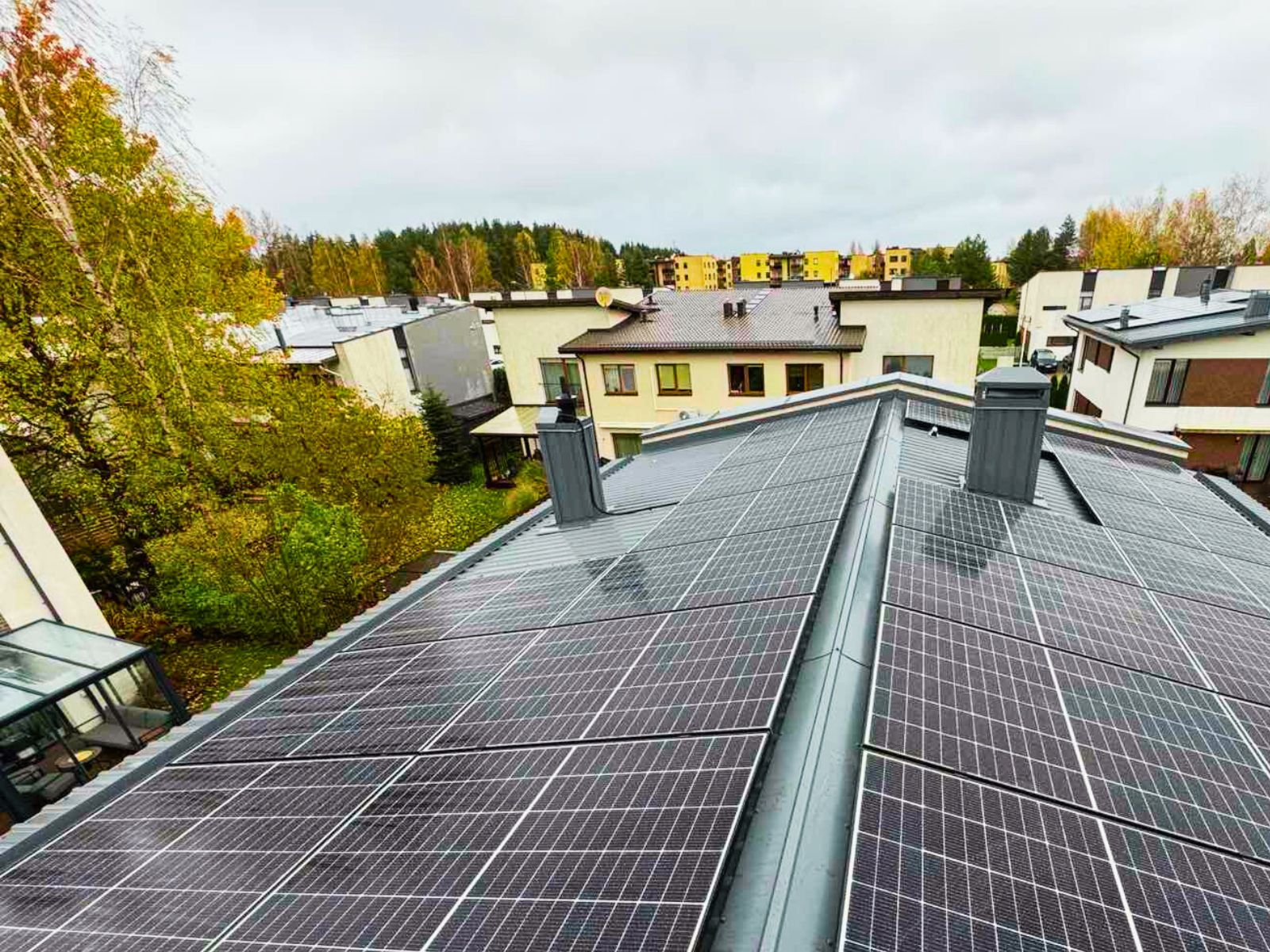 image of construction meetings for a general contractor