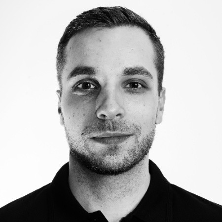 Fotografie osoby z této společnosti