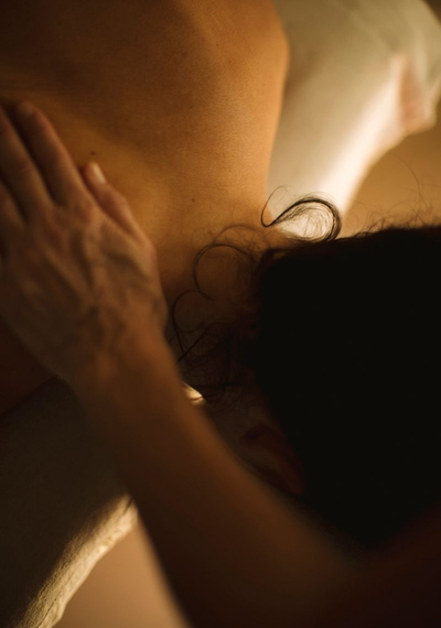 Massage at the hotel Mas des Prêcheurs, in Tarascon in Provence, wellness treatment in a relaxing and refined atmosphere.