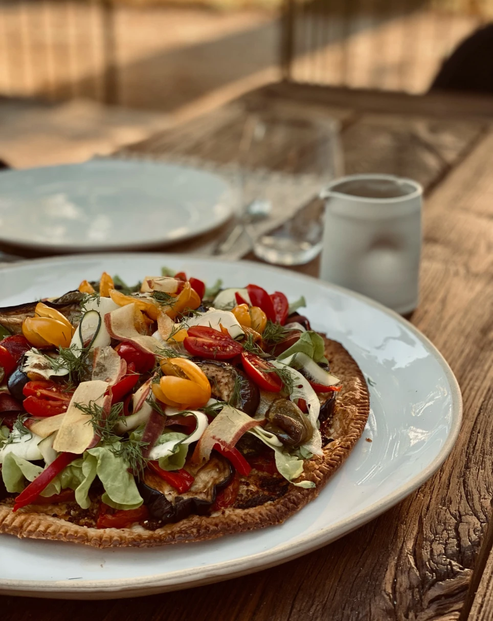 Vegetarian dish from the hotel Mas des Prêcheurs, in Tarascon in Provence, a colorful plate with fresh and seasonal ingredients.