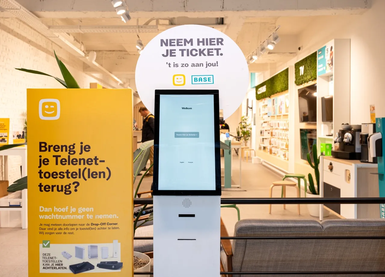 Connectify | Digital signage ticketing kiosk