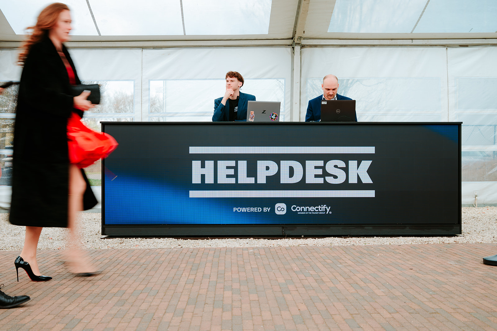 Connectify | Digital signage LED balie