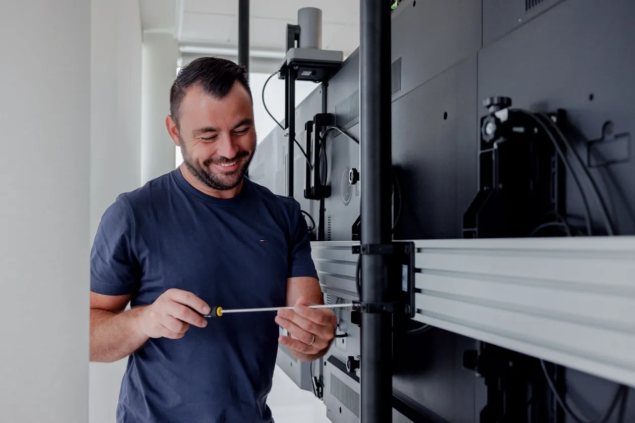 Connectify | Digital signage installatie en development