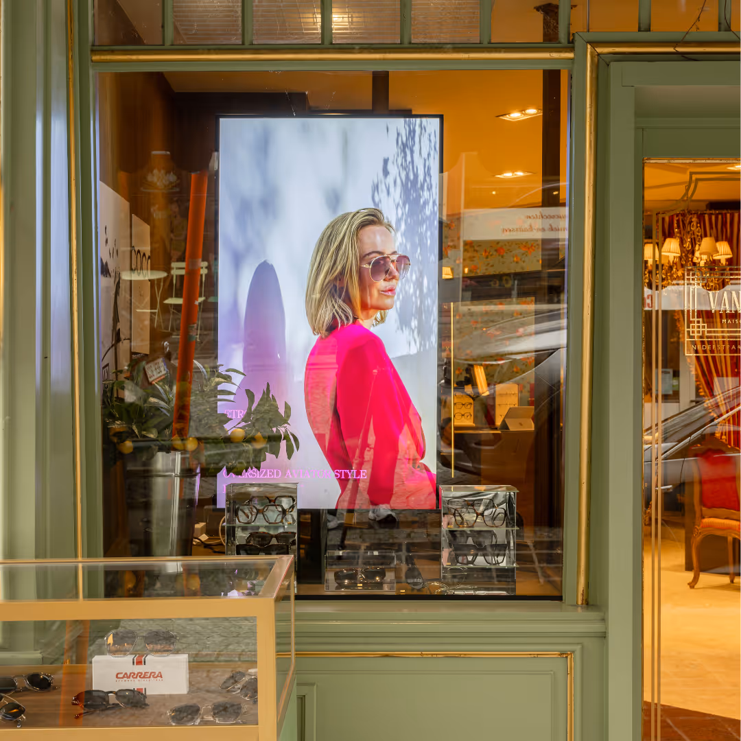 High Brightness Digital signage Connectify