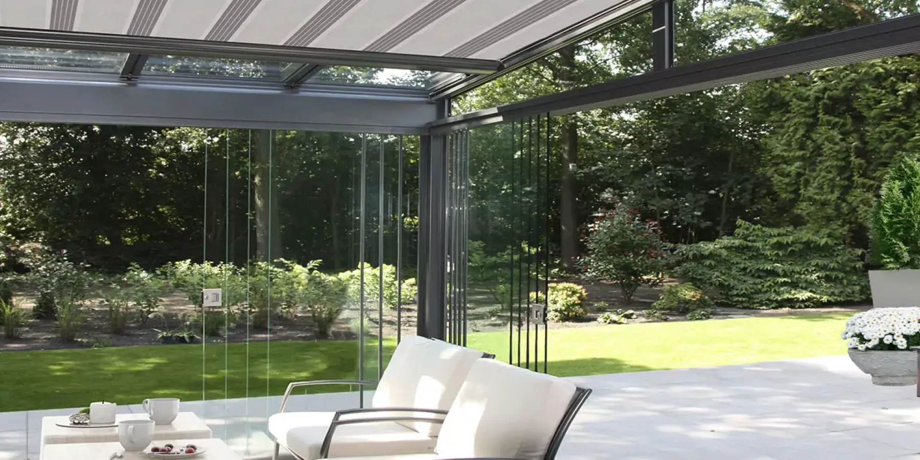 Terrassendach Glasschiebewände