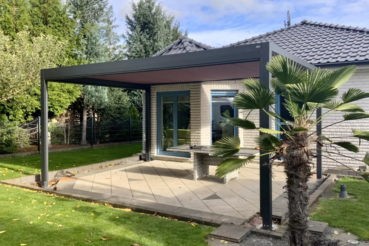 Freistehende Pergolamarkise Qbus
