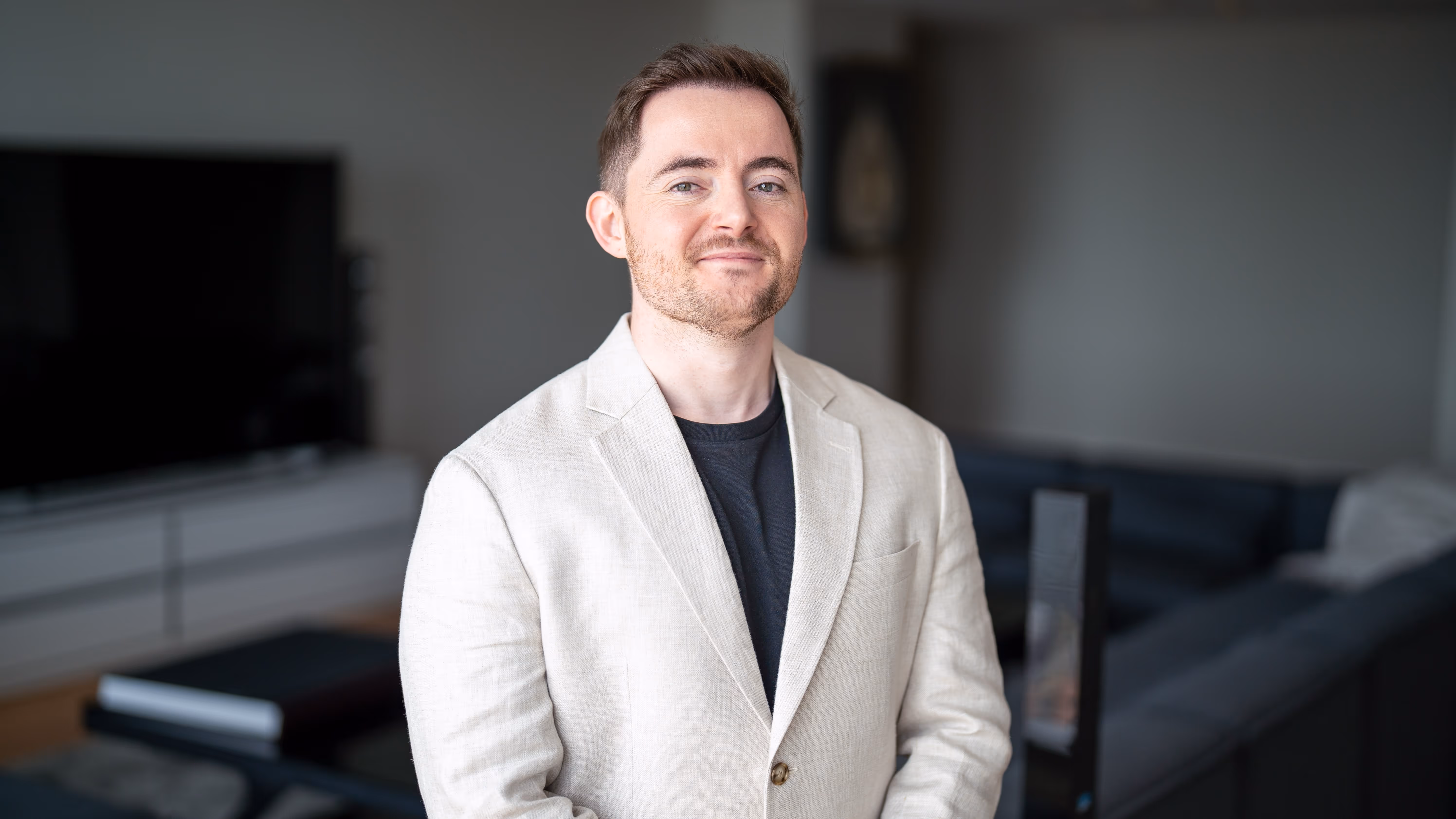 Leon Sylvester is a British entrepreneur, online educator and thought leader in the field of alcohol addiction.