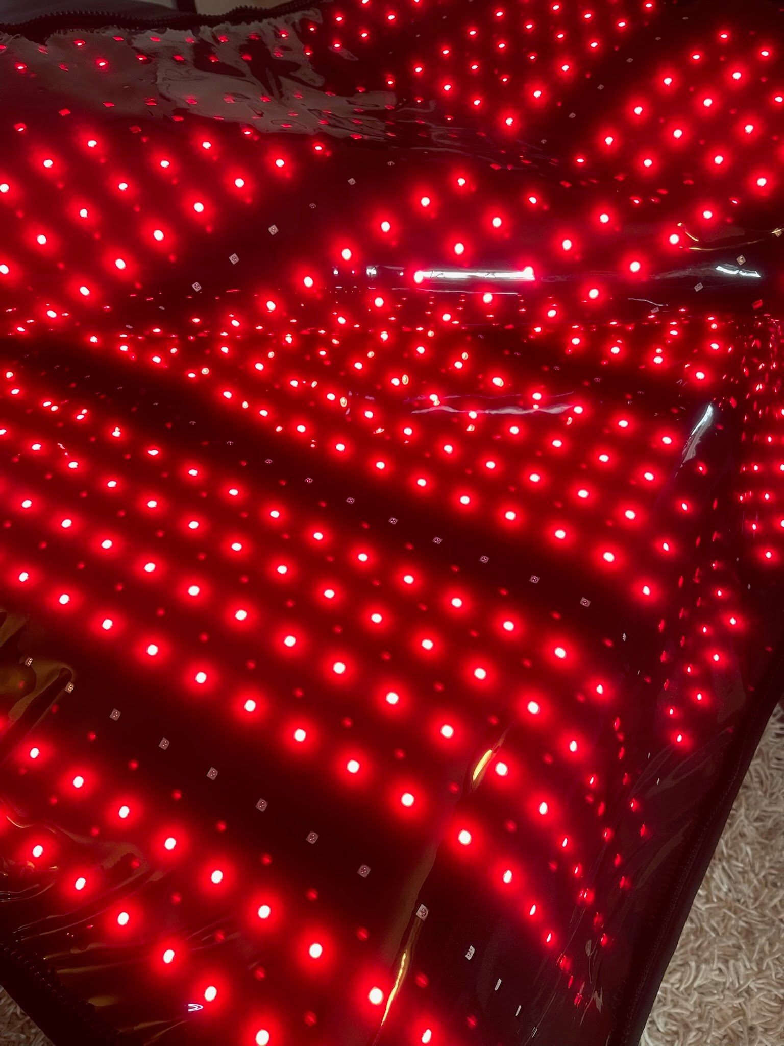 Rajeunir Esthetique's Whole Body Red-Light Therapy Treatment