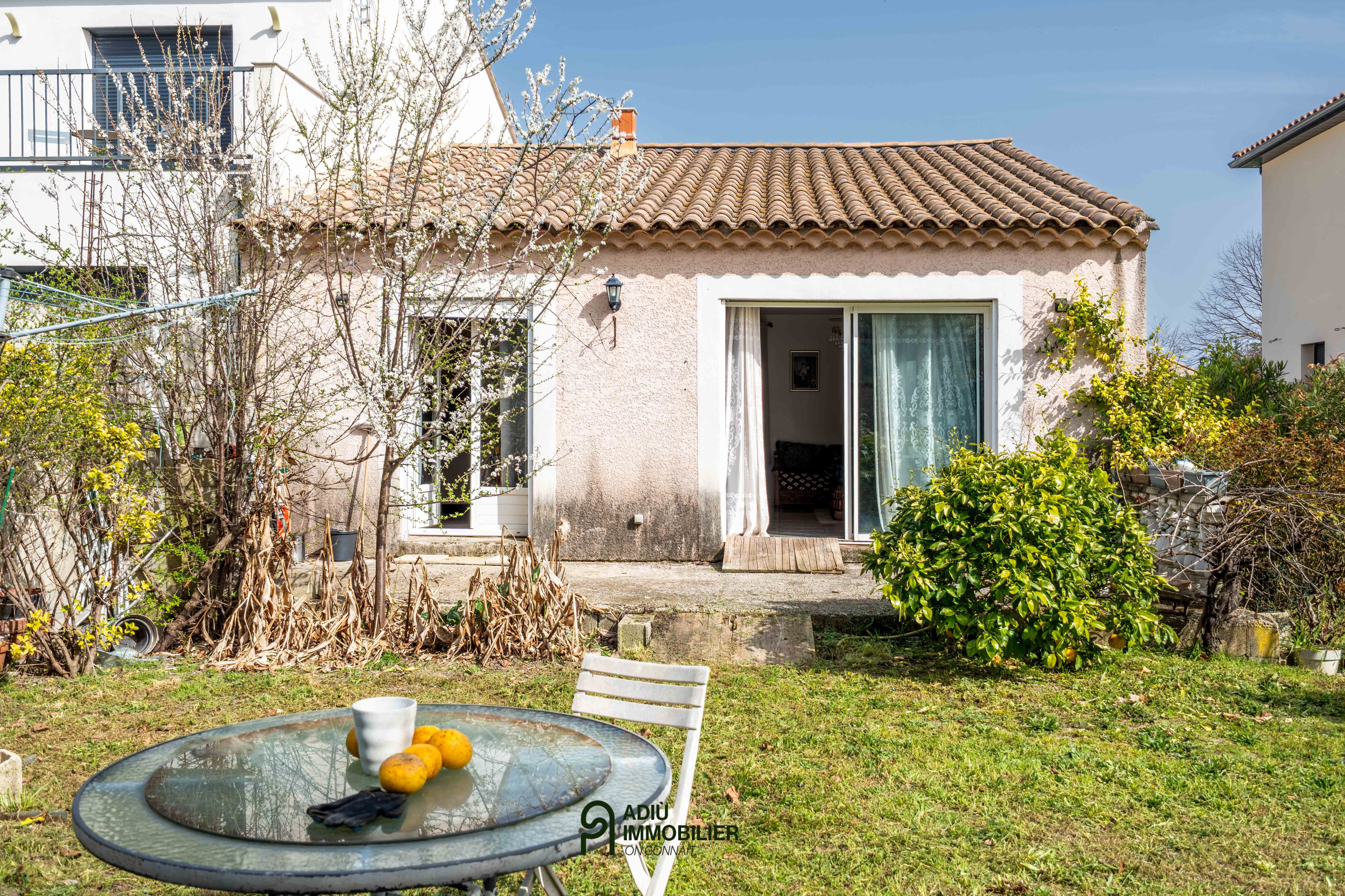 96 sqm single-storey house with garden, 3 bedrooms, 5 minutes walk from Uzès centre