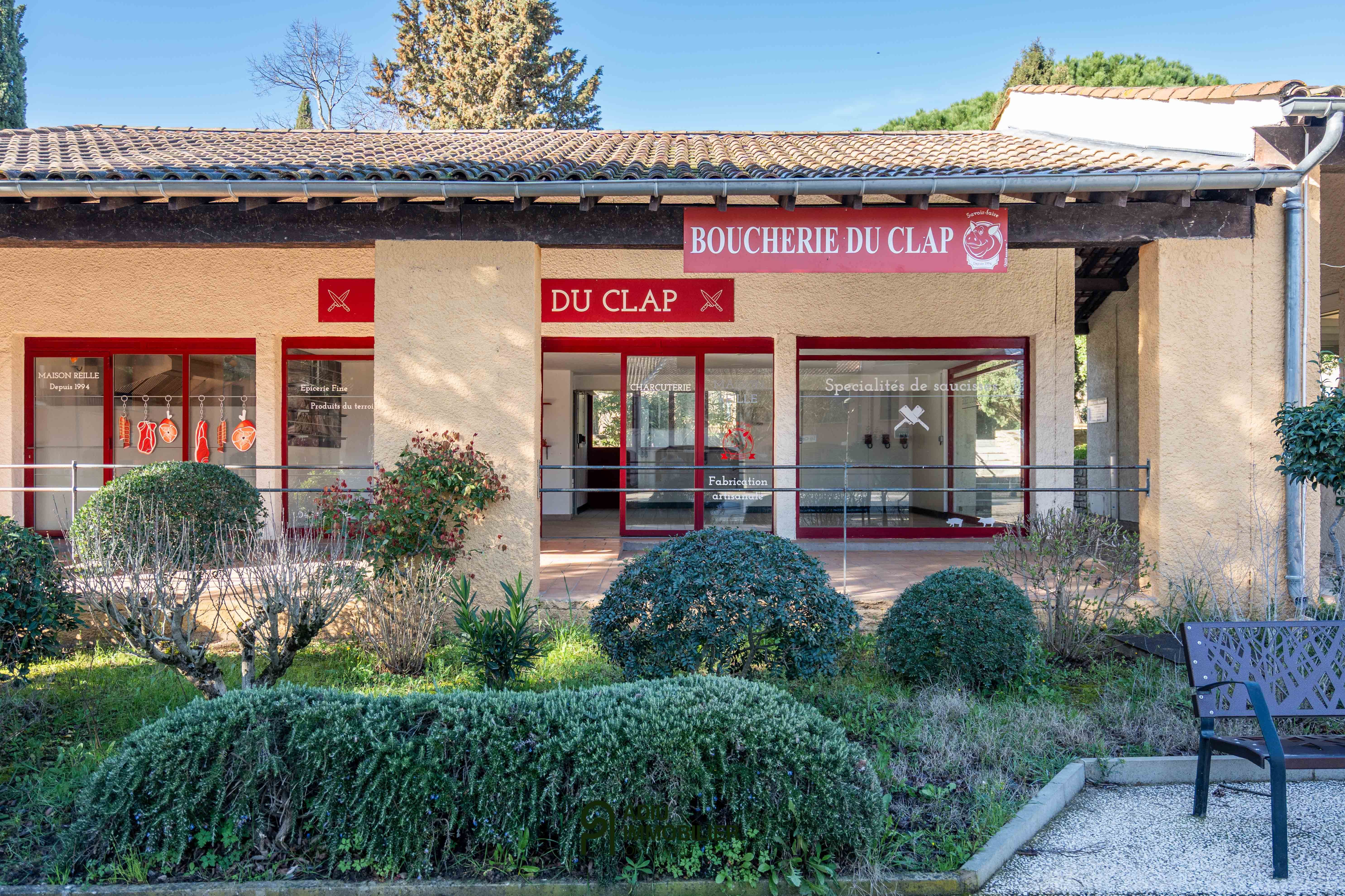 Commercial property for sale near Uzes