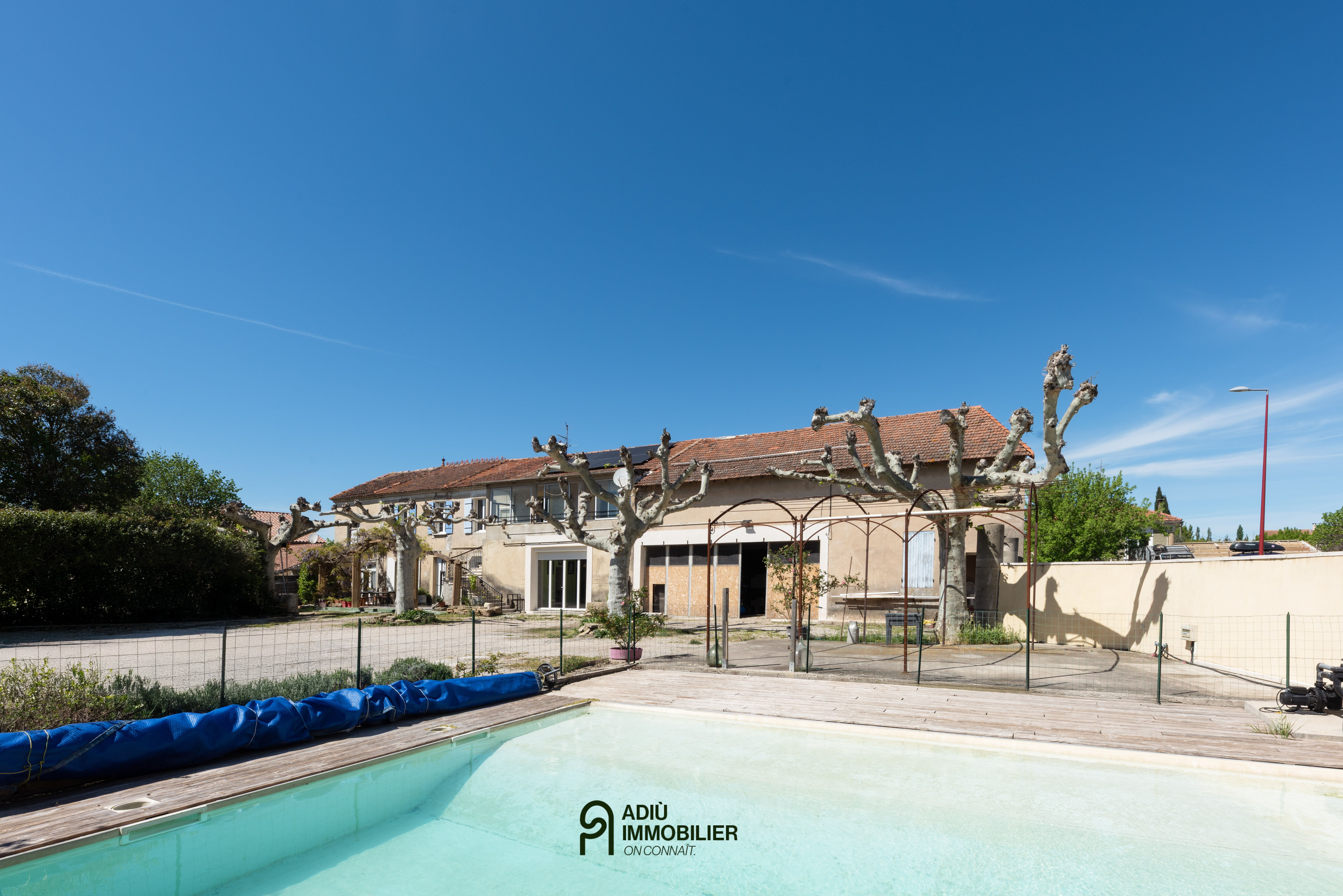 Propriété avec un beau potentiel à destination mixte