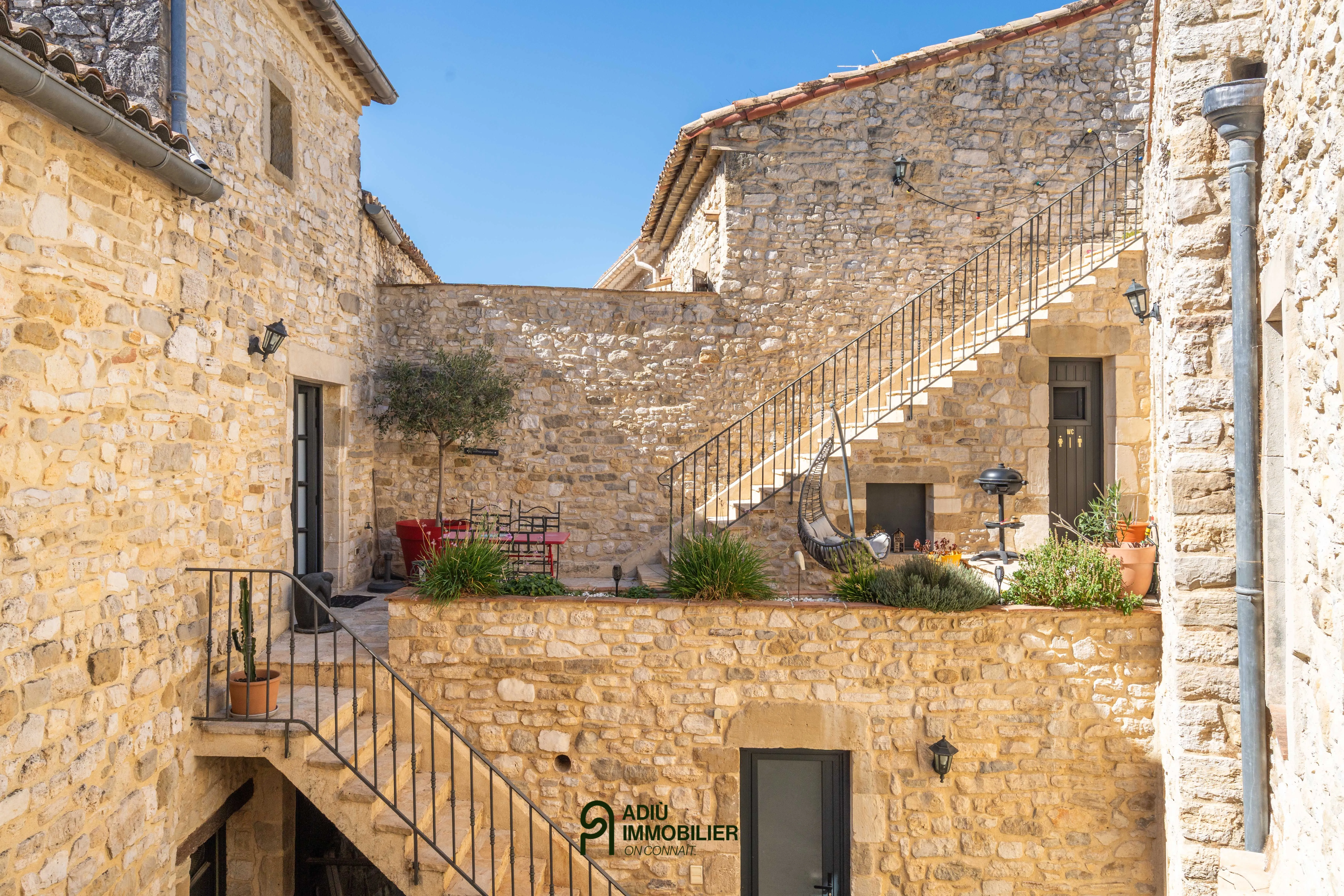 Maison de village en pierre rénovée à 11 km d'Uzès