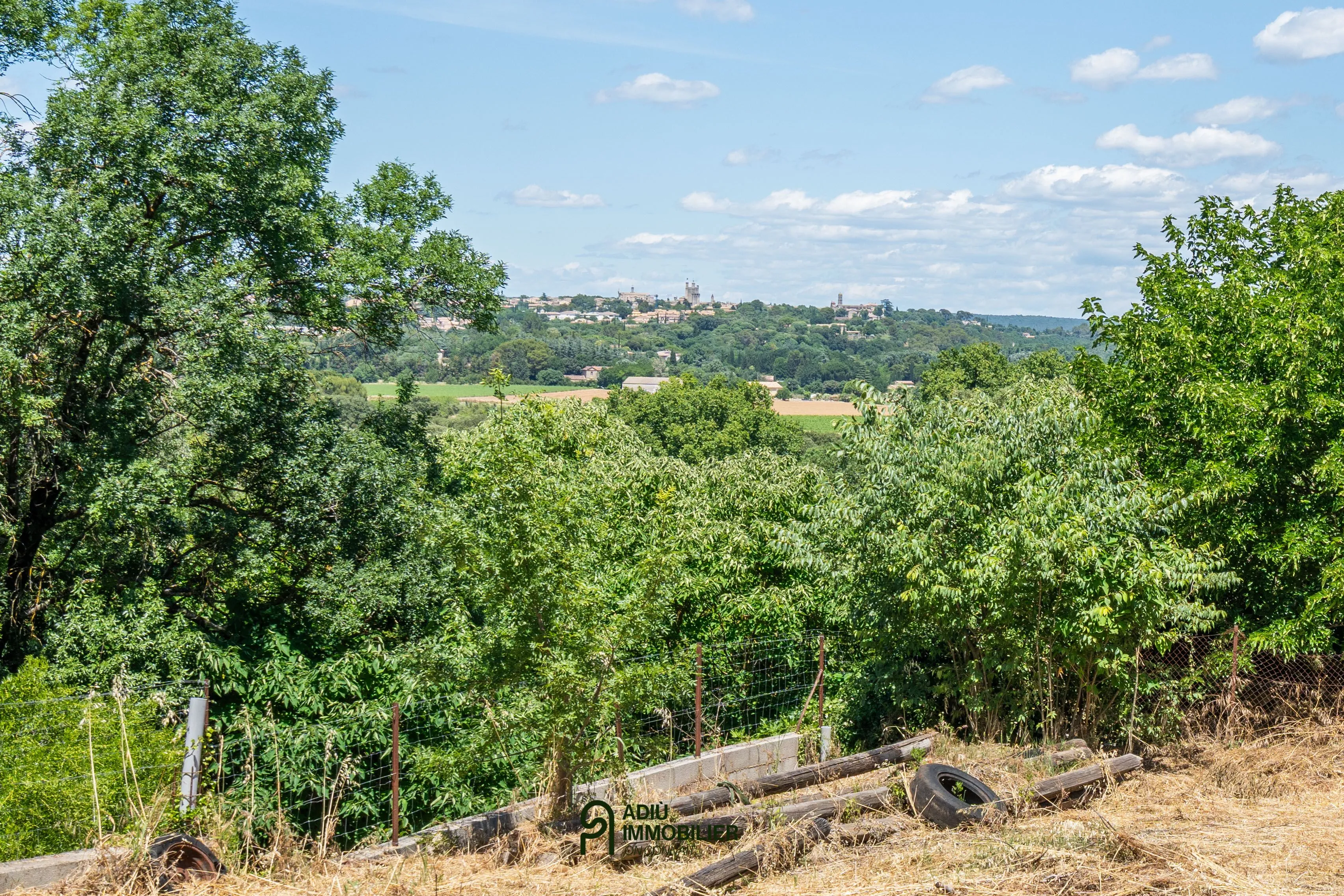 Terrain à construire dans un village de l'Uzège à 5km d'Uzès