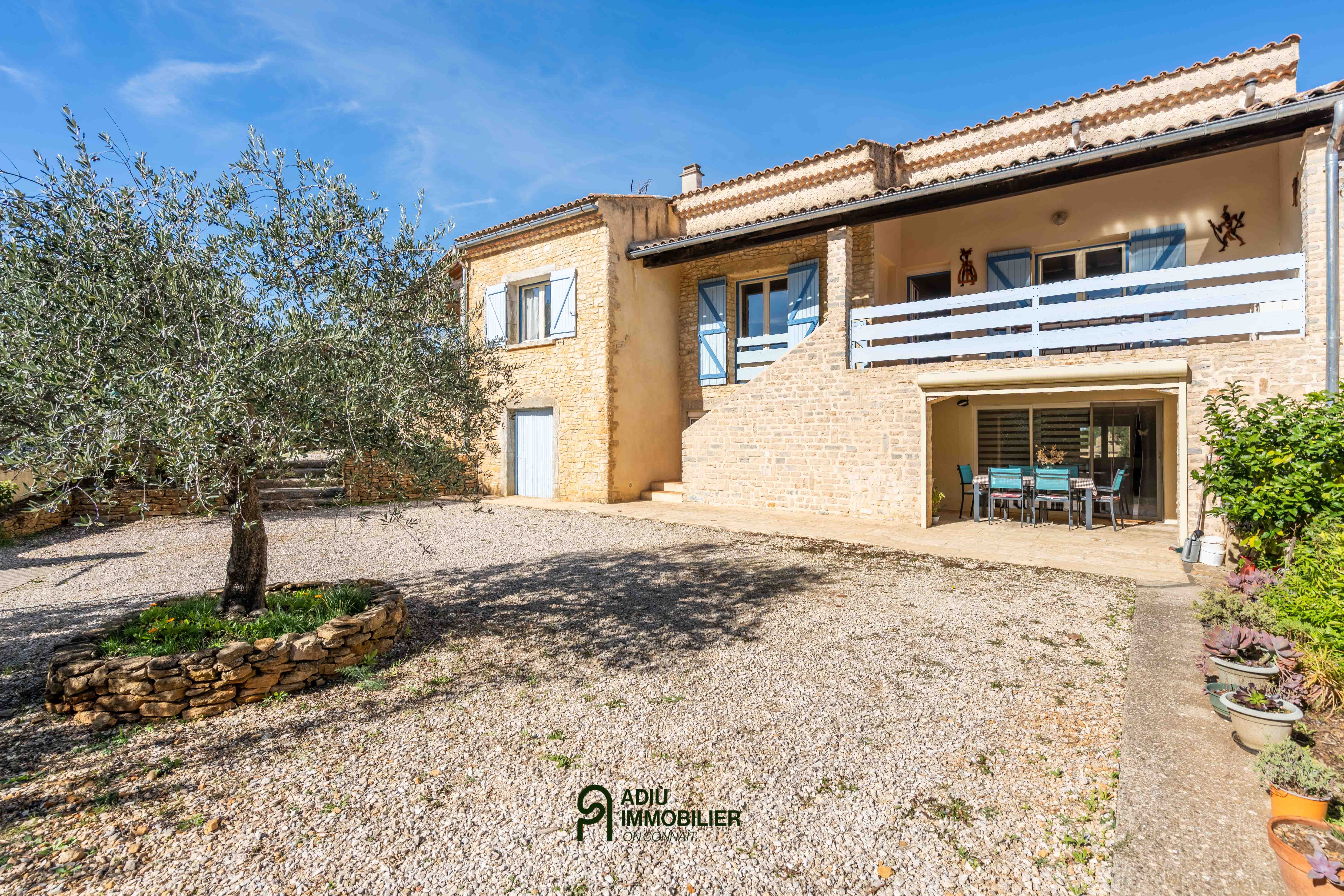 House with outbuilding, swimming pool and garage on the doorstep of the Cèze Valley
