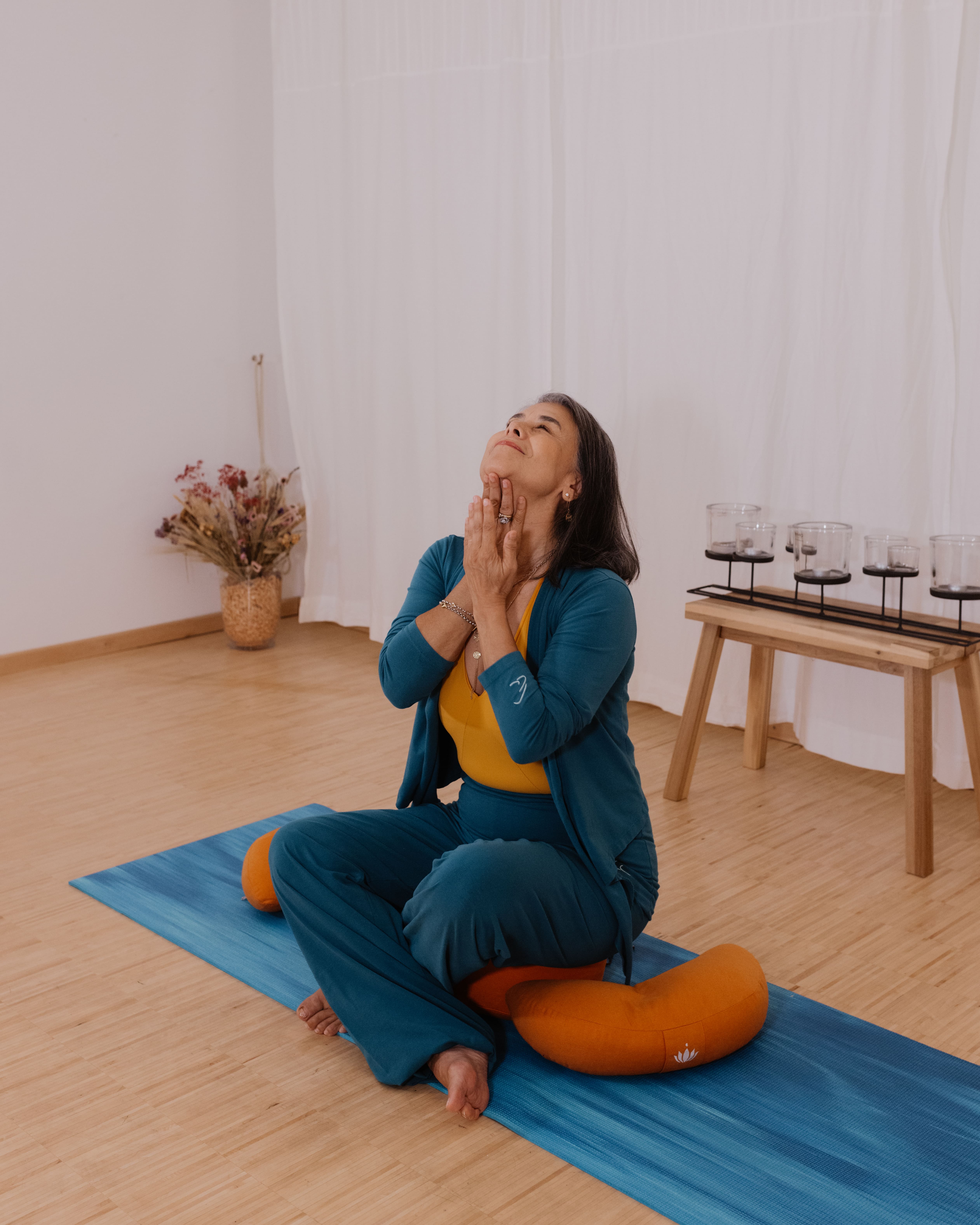 image of community gathering (for a buddhist monasteries & temple)