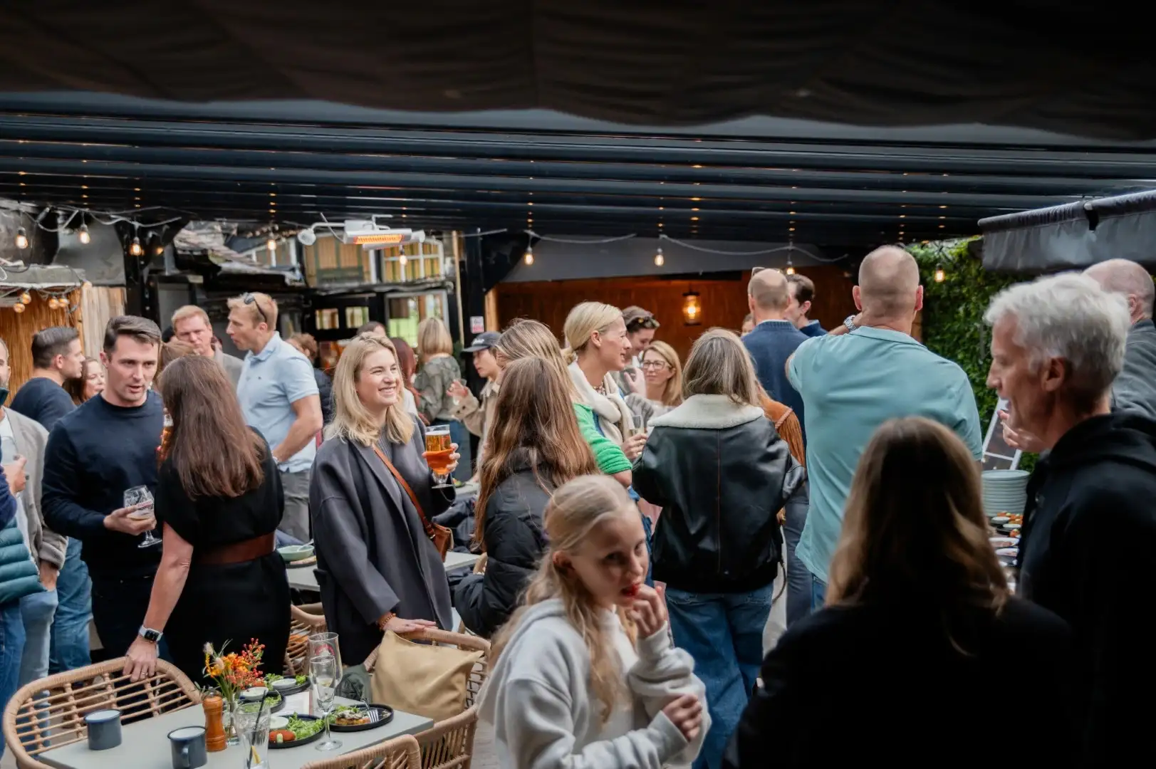 Book a table at The Greyhound Kew gastropub, Kew Green Richmond TW9