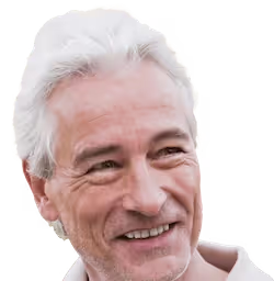 Man smiling about golf 
