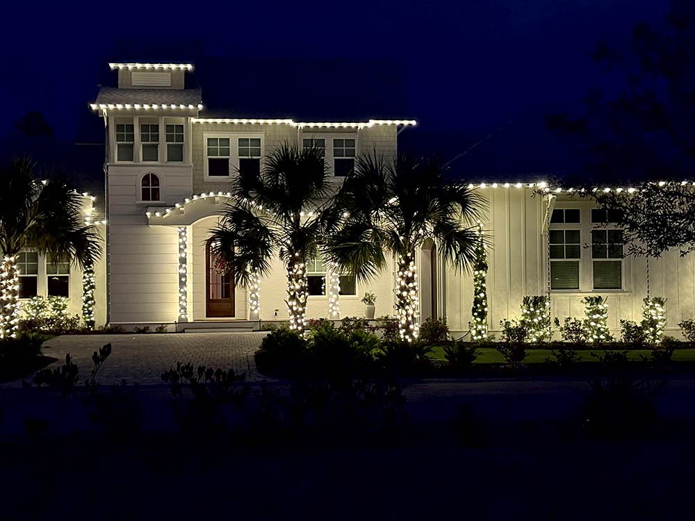 Light Up 30a spreading holiday joy to 30a homes