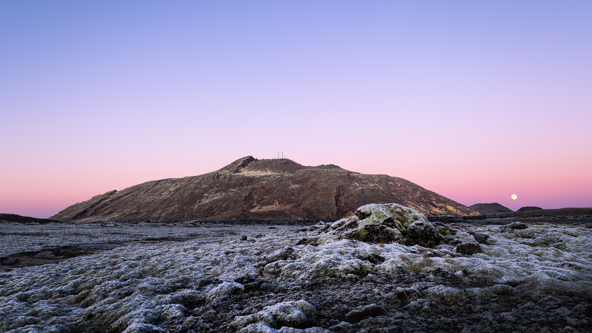 Mount Þórbjörn during sunset.
