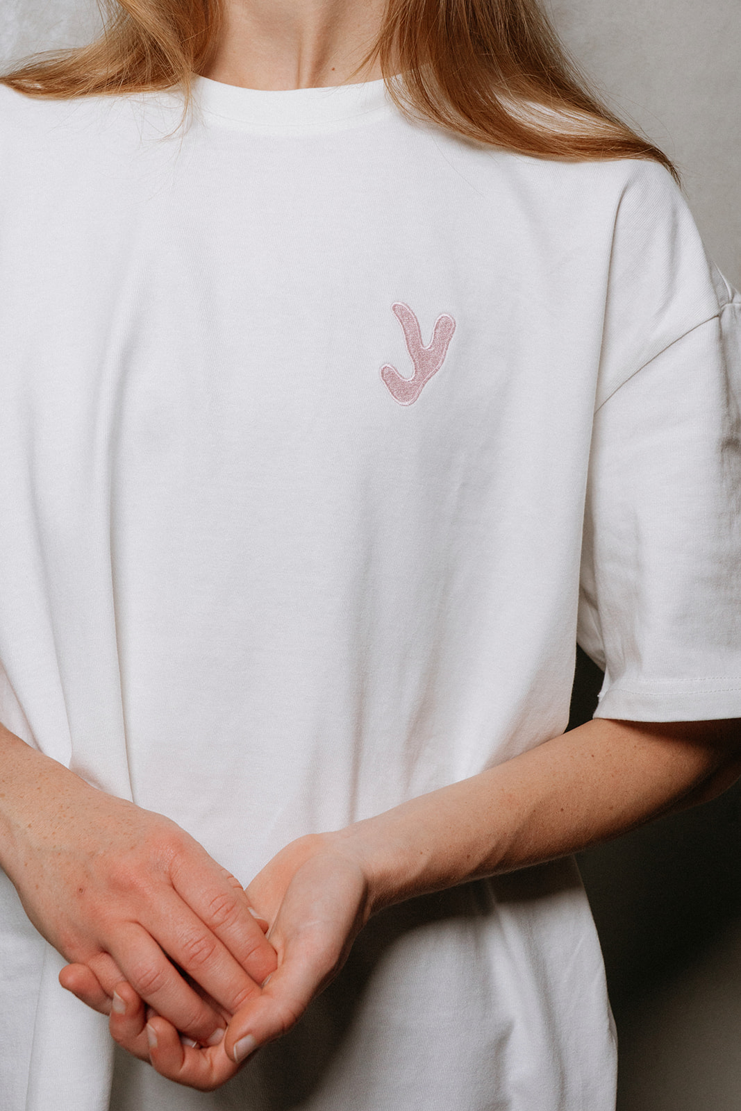 Třičko Yoga Movement výšivka 