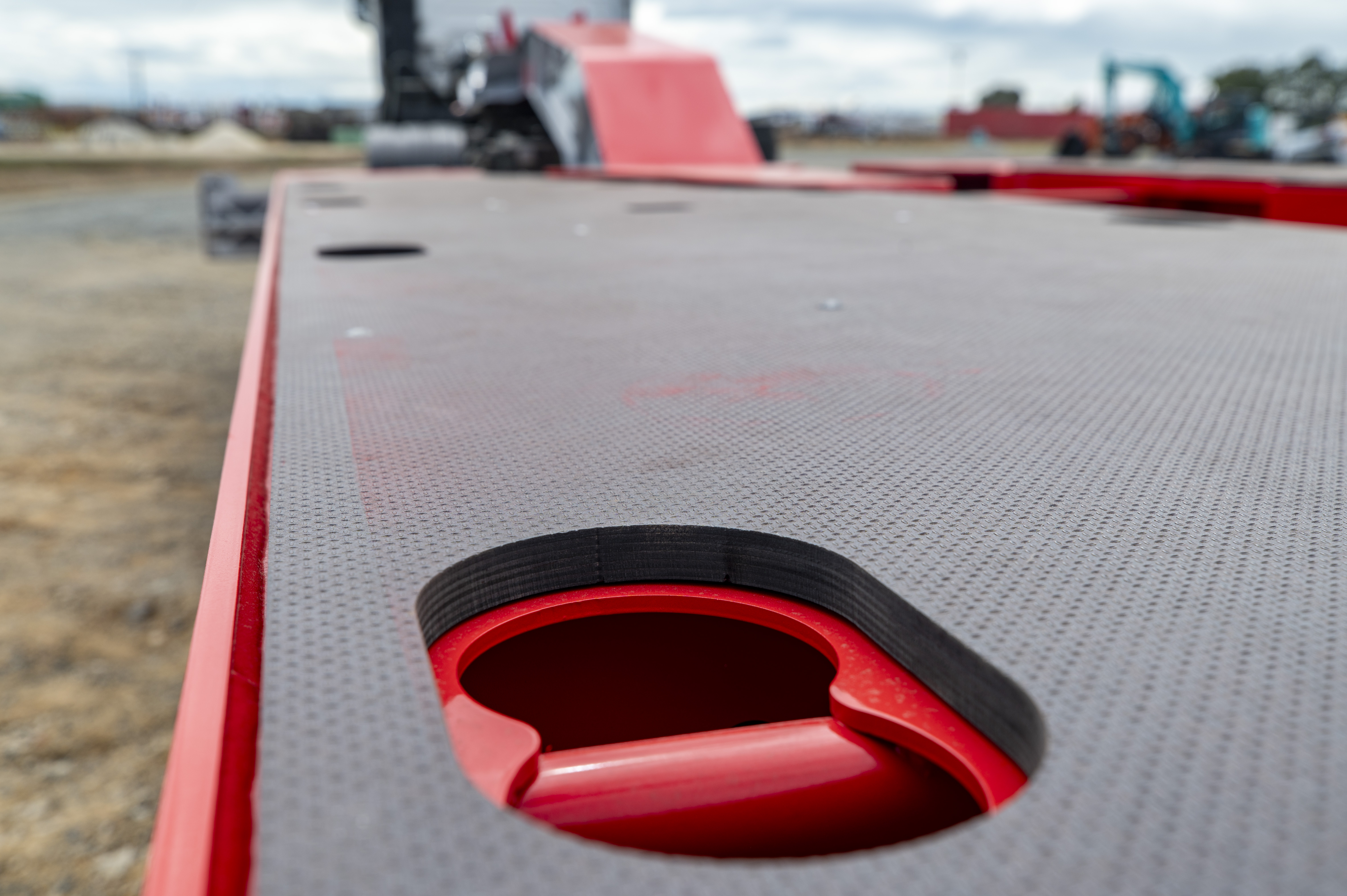 3 Rows of 8 Lightweight Linkwing Anti-Slip Plywood Deck