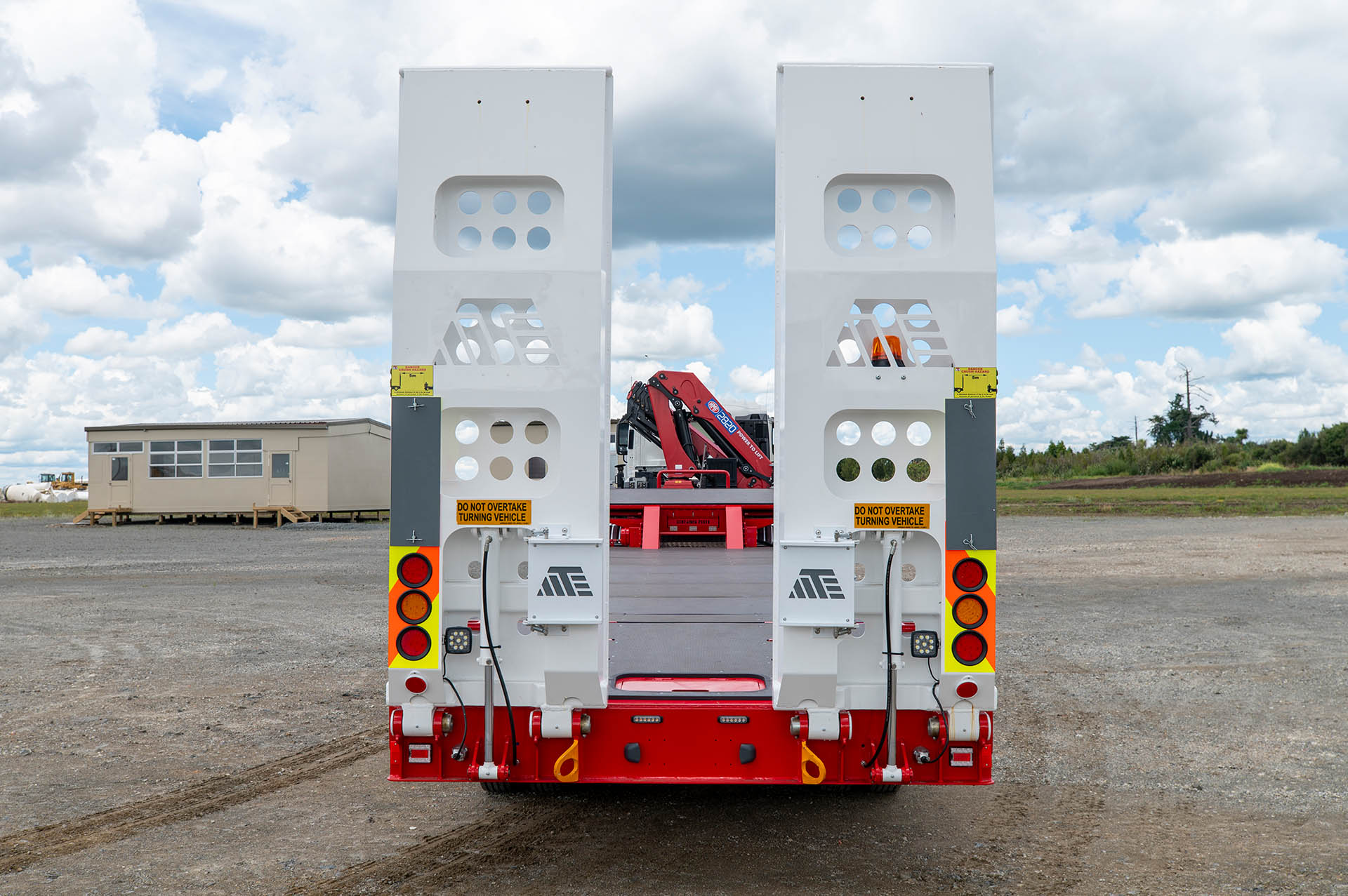 3 axle semi transporter rear 
