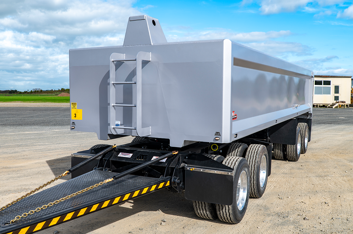 4 Axle Dog Tipper Front Angle Close Up 