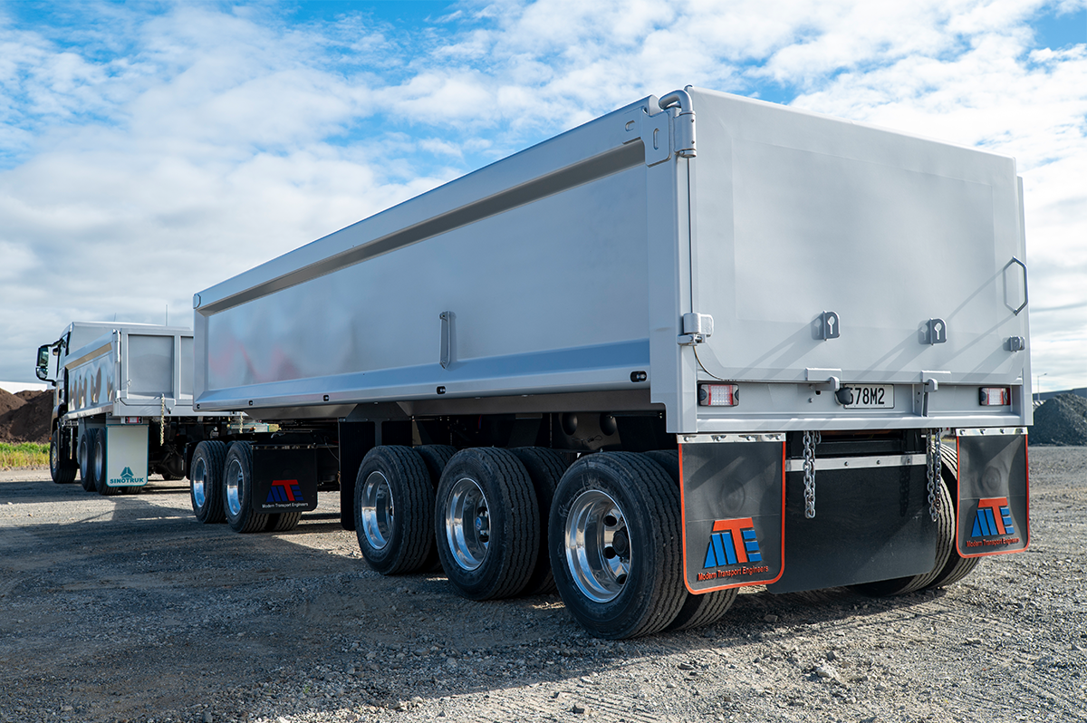 5 Axle Dog Tipper Back Angle