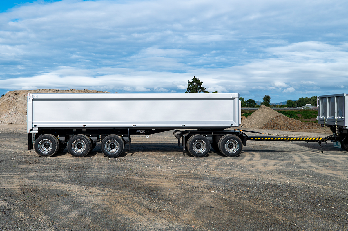 5 Axle Dog Tipper Side Angle