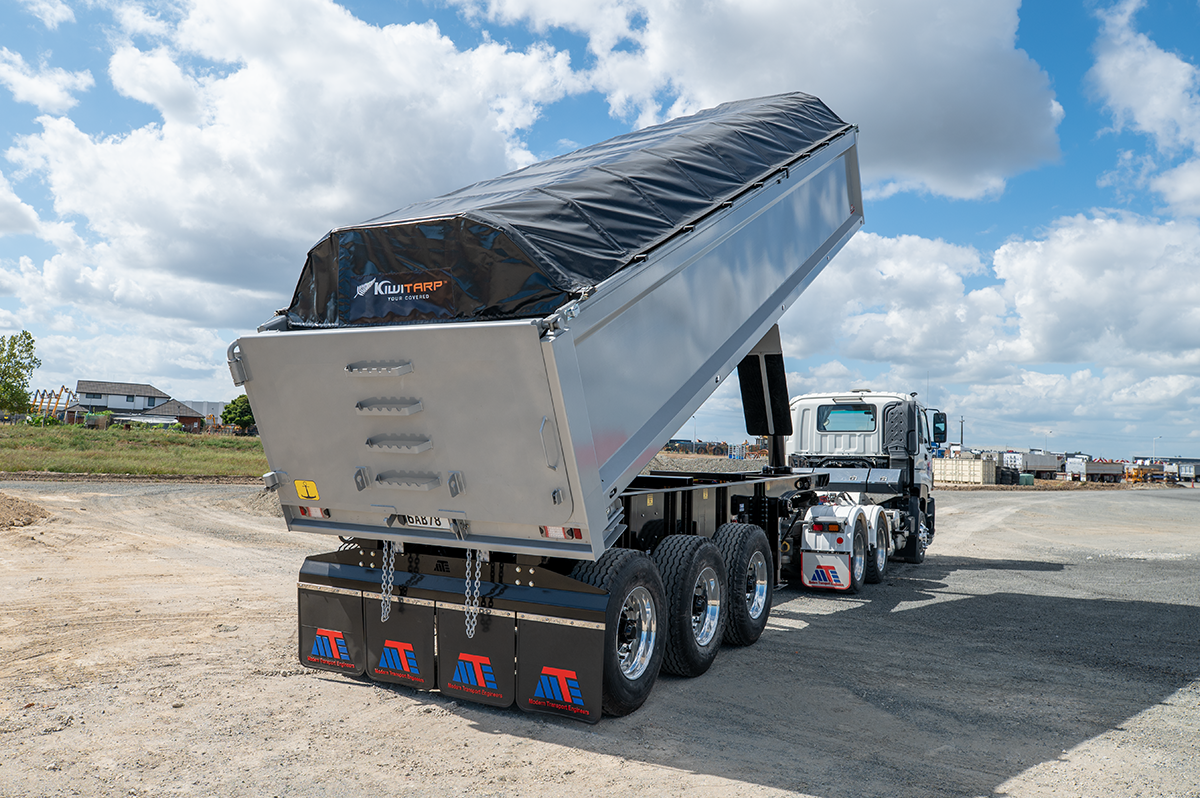 3 Axle Semi Tipper Back Angle Tipping 