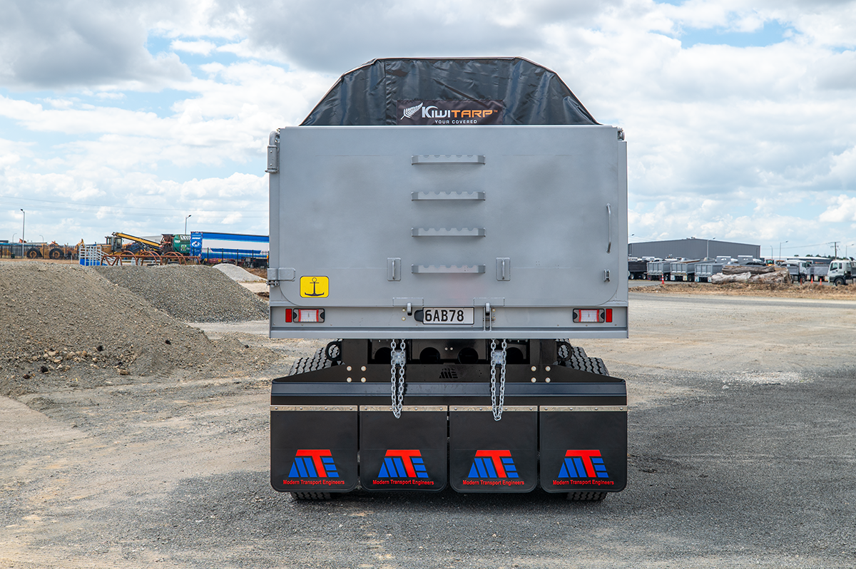 3 Axle Semi Tipper Rear Angle