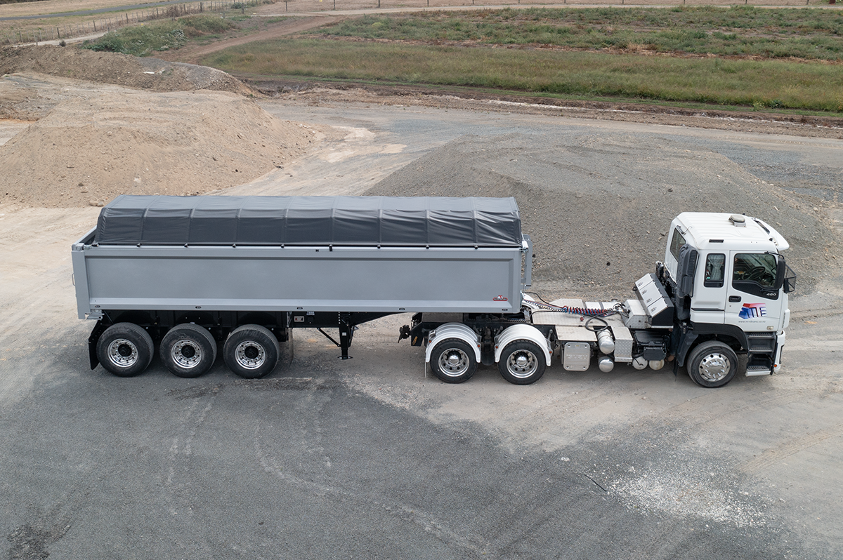 3 Axle Semi Tipper Side View