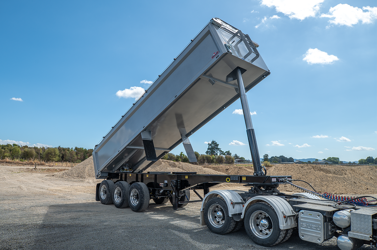 3 Axle Semi Tipper Front Angle Tipping 