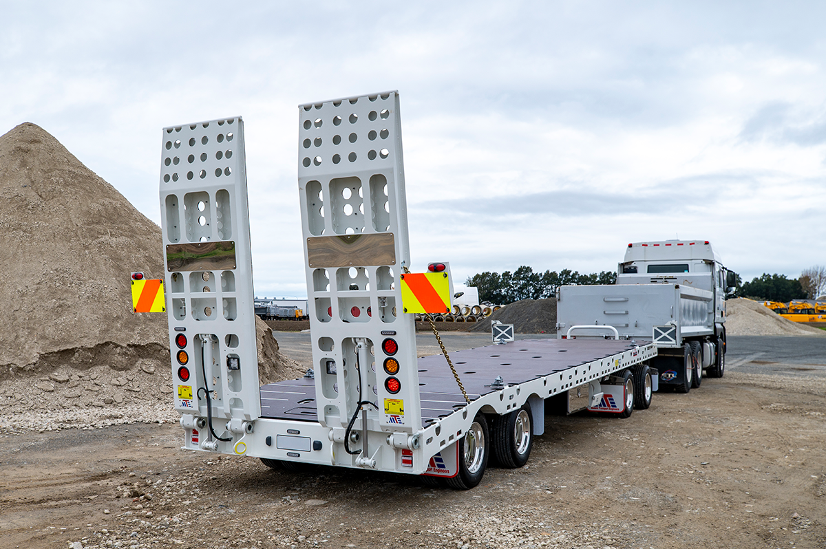 4 Axle Flat Top Low Loader Back Angle