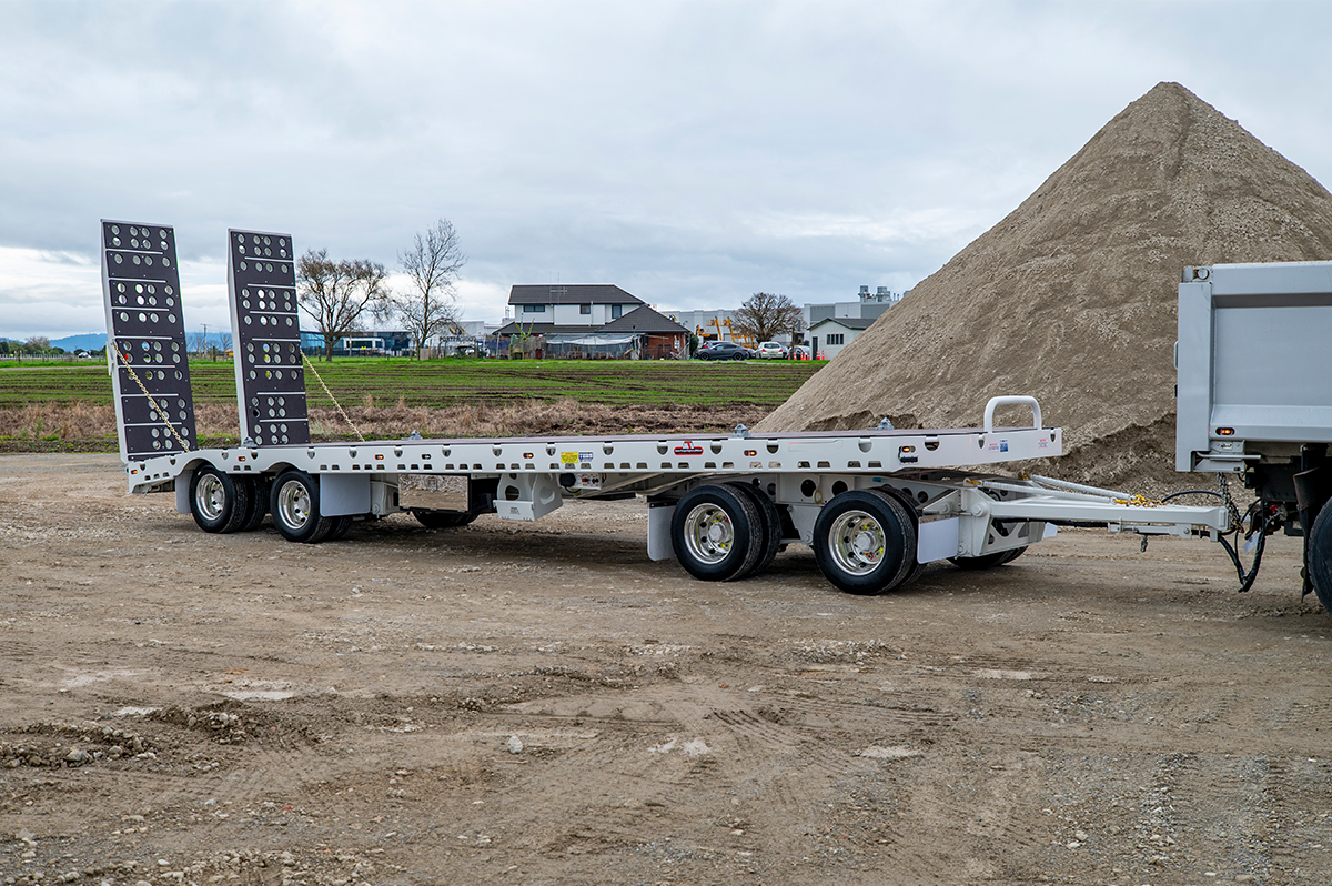 4 Axle Flat Top Low Loader Side Angle