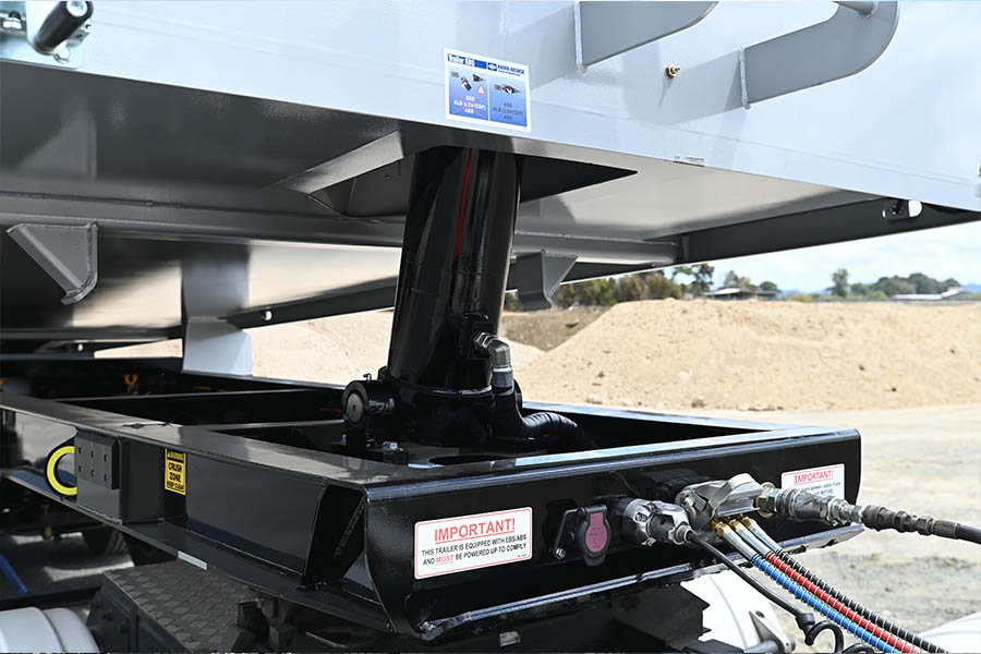 3 Axle Semi Tipper Hoist