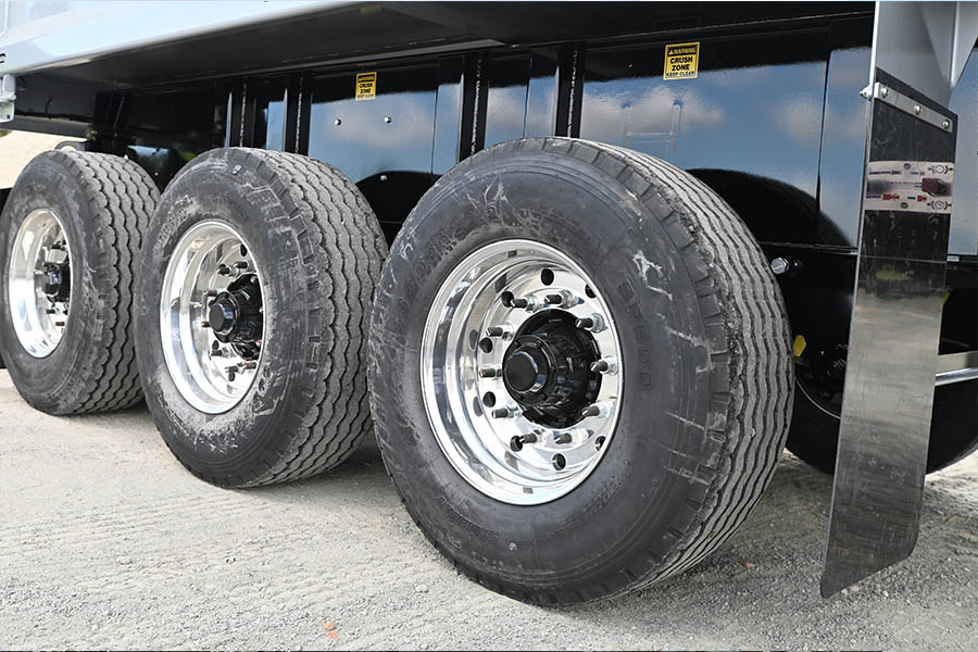 3 Axle Semi Tipper Super Single Wheels
