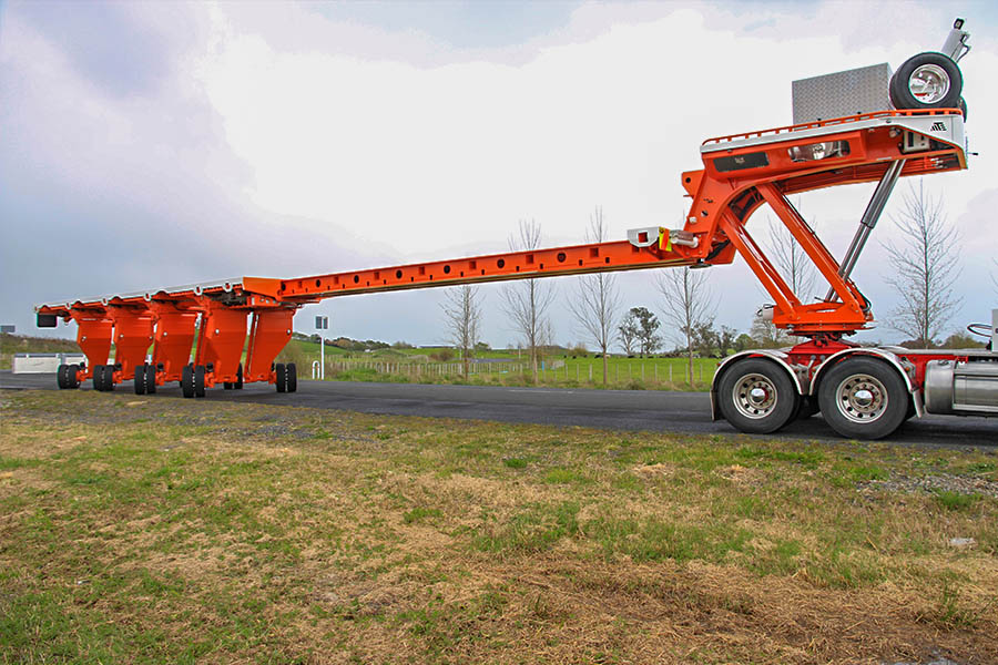 E-Command House Trailers - Extendable Deck System
