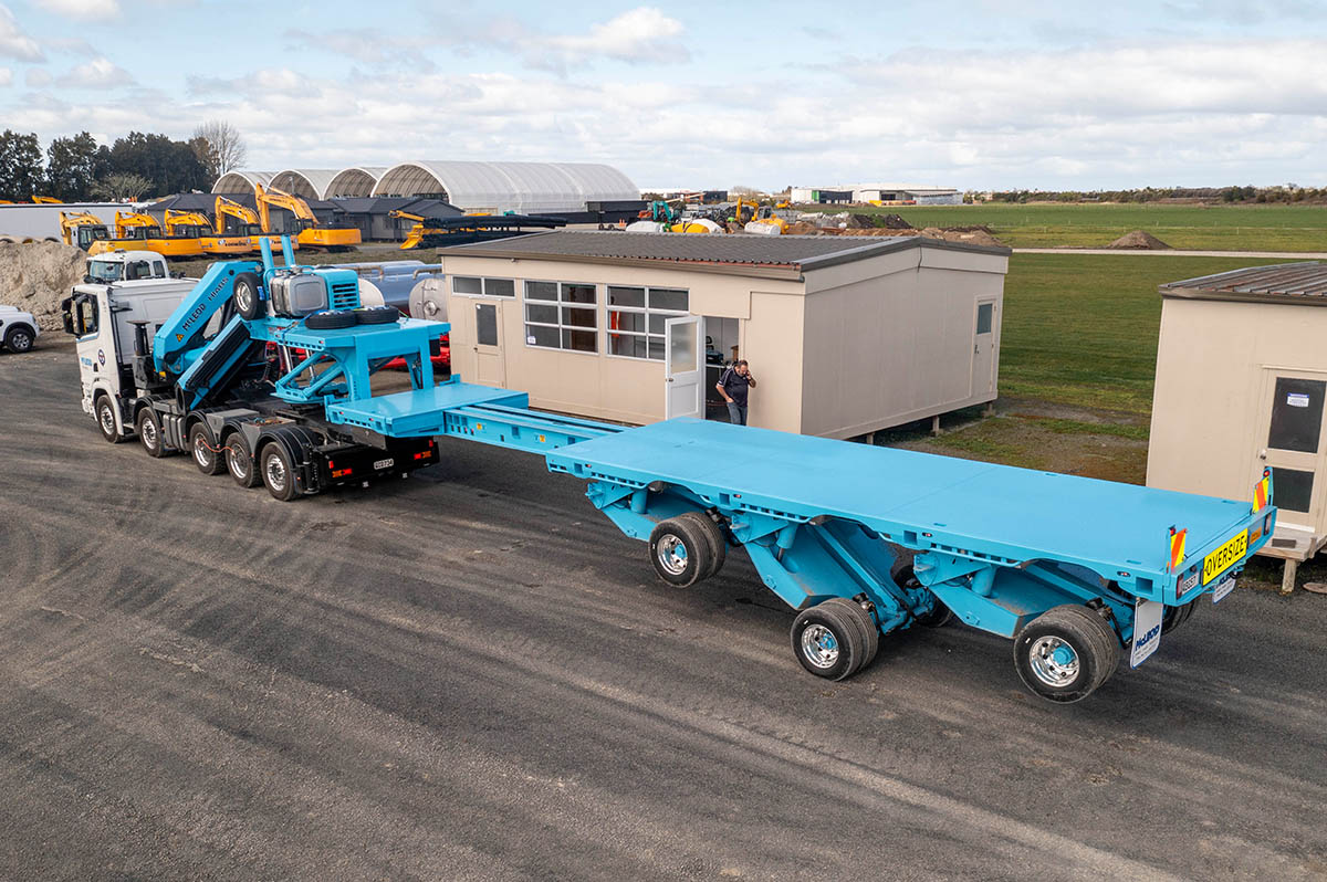 E-Command House Trailers Blue McLeod Rising