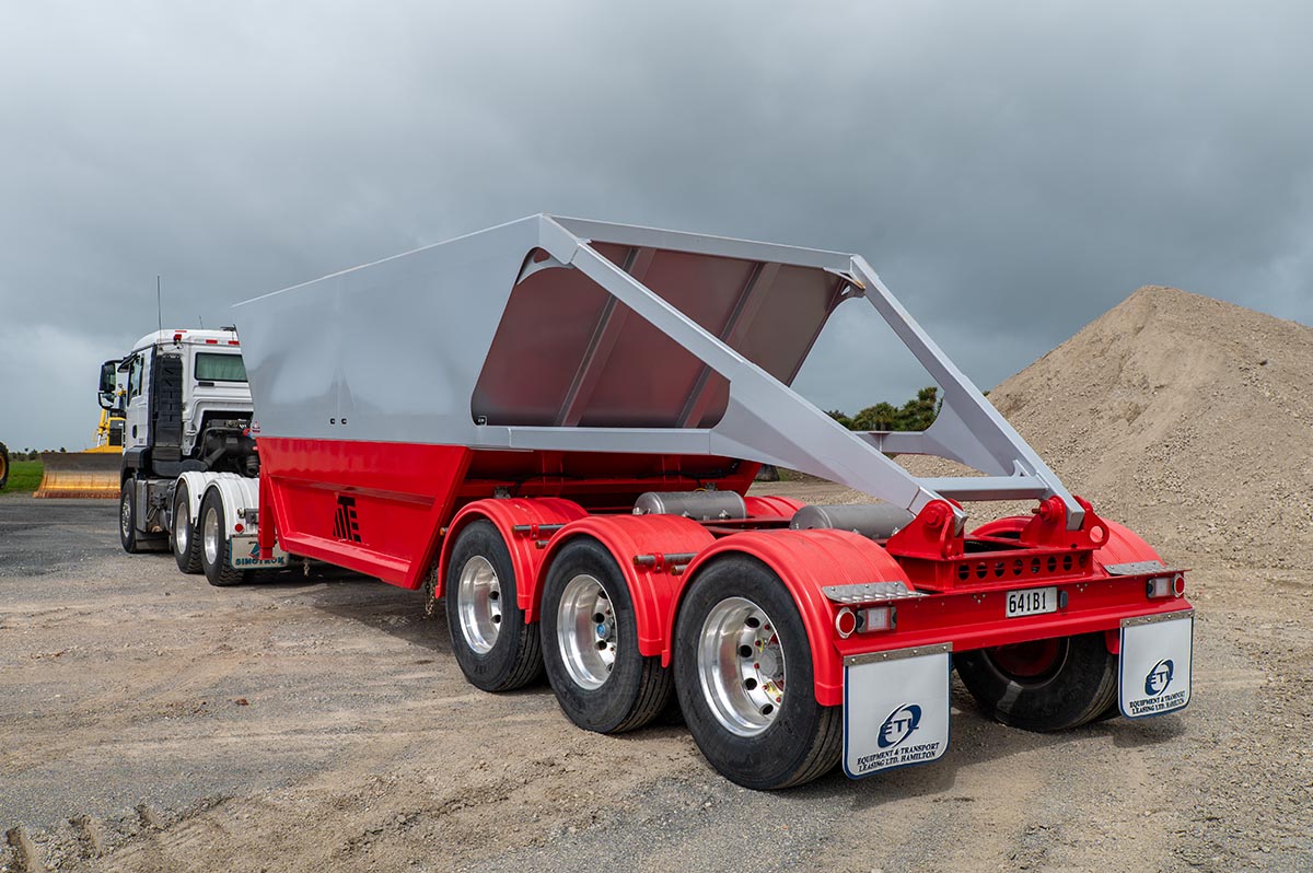 3 Axle Semi Bottom Dumper Side Angle