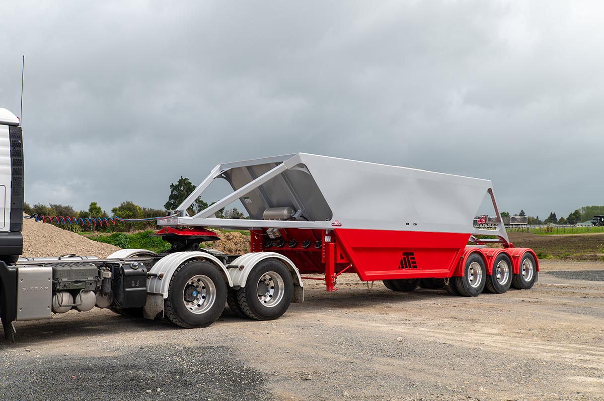 3 Axle Semi Bottom Dumper Side Angle