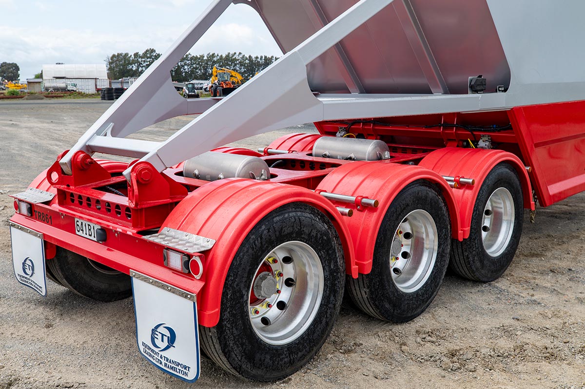 3 Axle Semi Bottom Dumper Side Angle