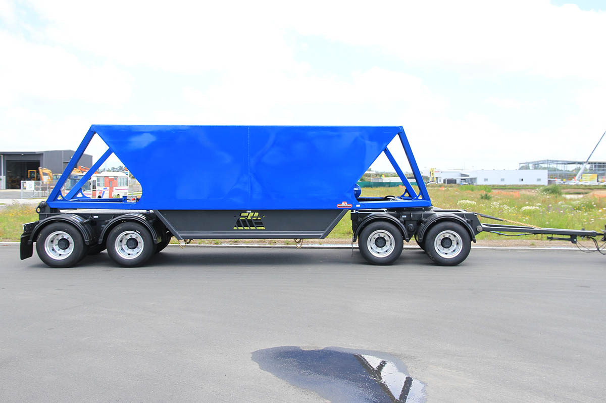 4 Axle Dog Bottom Dumper Back Angle