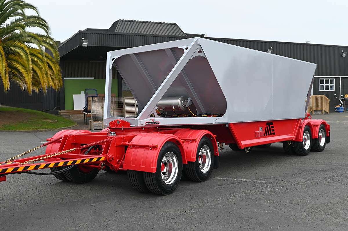 4 Axle Dog Bottom Dumper Back Angle